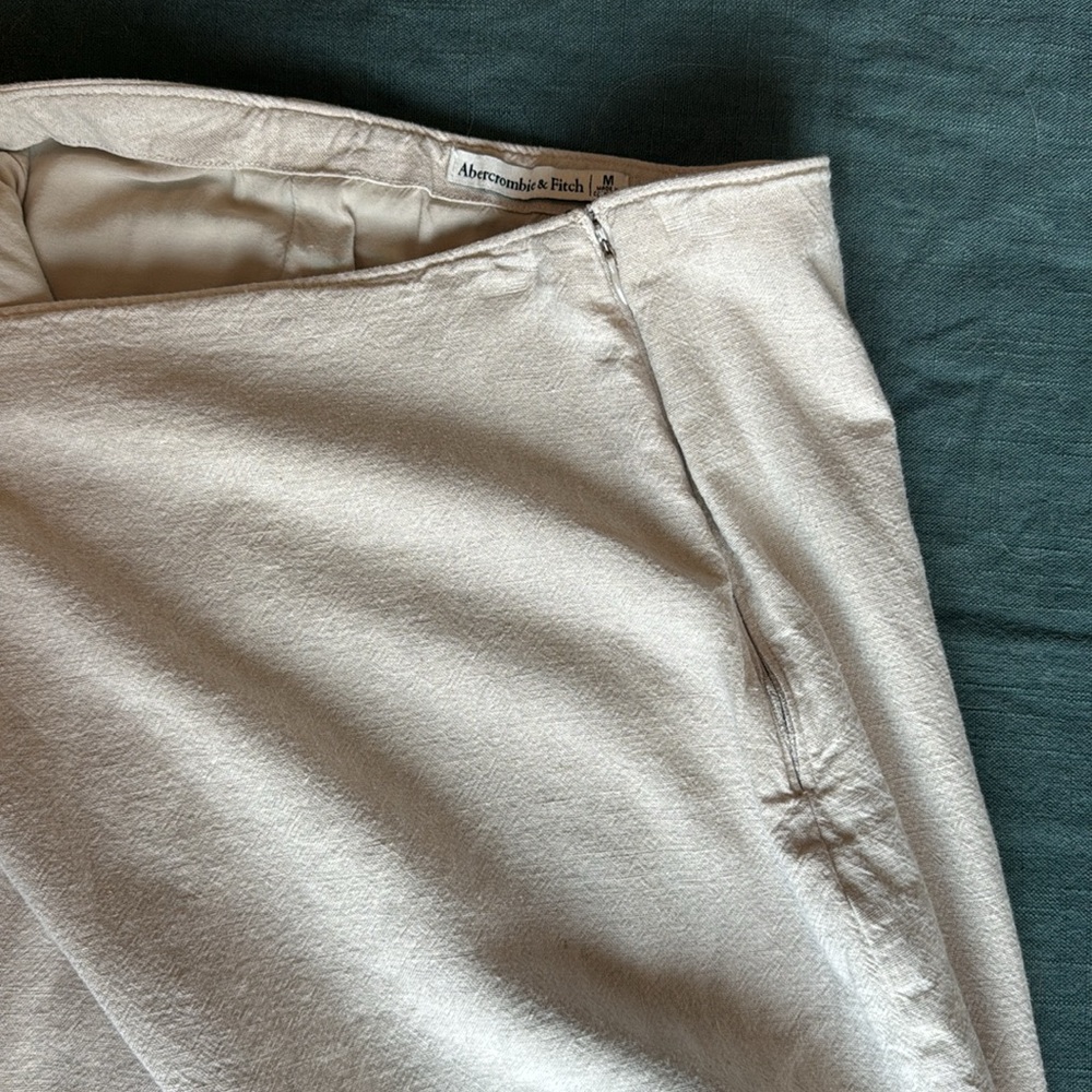 Abercrombie & Fitch Cream Mini Skirt - Picture 3 of 5